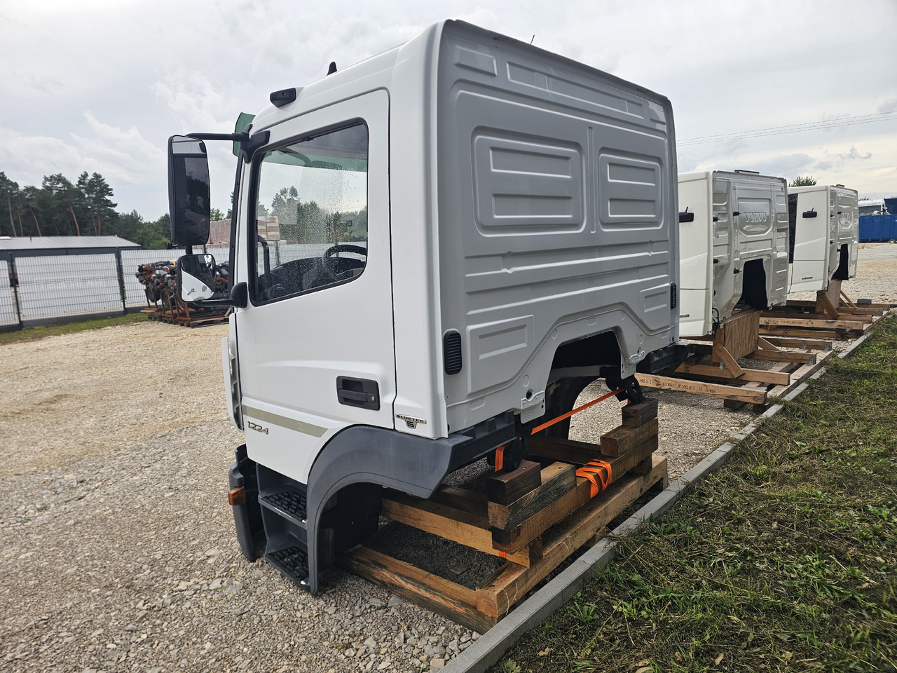 MERCEDES-BENZ ATEGO EURO 6 / COMPLETE CABINE - Кабіна: фото 4 MERCEDES-BENZ ATEGO EURO 6 / COMPLETE CABINE - Кабіна: фото 4
