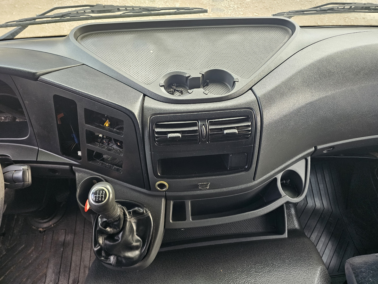 MERCEDES-BENZ ATEGO MP4 EURO 6 / DASHBOARD - RHD to LHD SWITCH SET - Приладова панель: фото 4 MERCEDES-BENZ ATEGO MP4 EURO 6 / DASHBOARD - RHD to LHD SWITCH SET - Приладова панель: фото 4