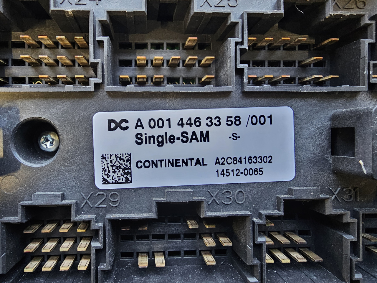 MERCEDES-BENZ ATEGO MP4 EURO 6 / SINGLE-SAM FUSE BLOCK / A0014463358 - Блок управління: фото 4 MERCEDES-BENZ ATEGO MP4 EURO 6 / SINGLE-SAM FUSE BLOCK / A0014463358 - Блок управління: фото 4