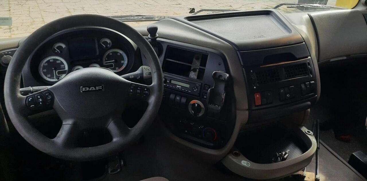 Przekładka deska rozdzielcza kokpit DAF XF 105 truck - Кузов і екстер'єр в категорії Вантажівки: фото 2 Przekładka deska rozdzielcza kokpit DAF XF 105 truck - Кузов і екстер'єр в категорії Вантажівки: фото 2