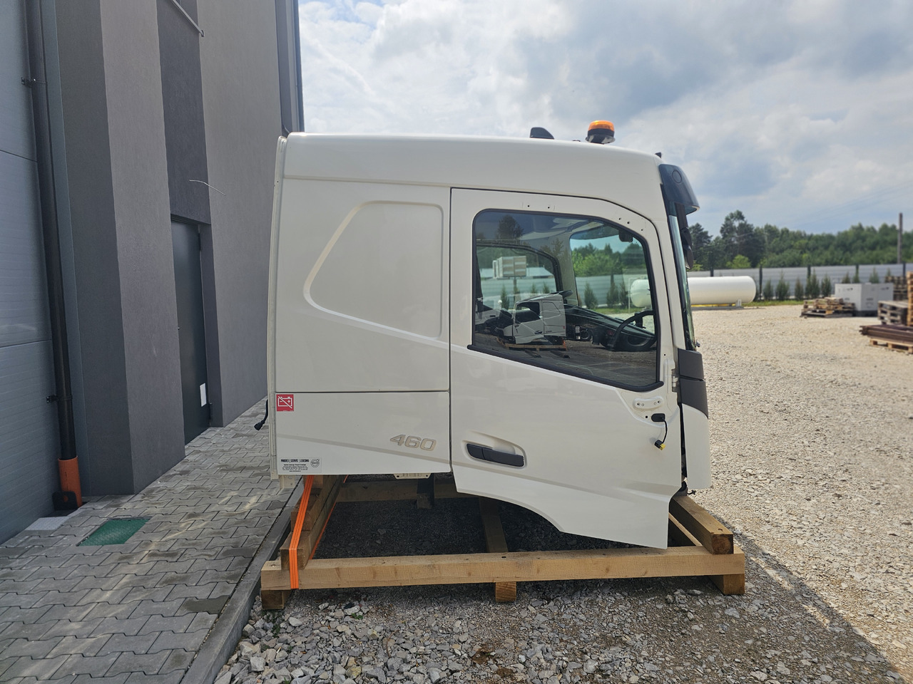 VOLVO FM5 LOW ROOF / L2 H1 / COMPLETE CAB / 2022 - Кабіна: фото 4 VOLVO FM5 LOW ROOF / L2 H1 / COMPLETE CAB / 2022 - Кабіна: фото 4