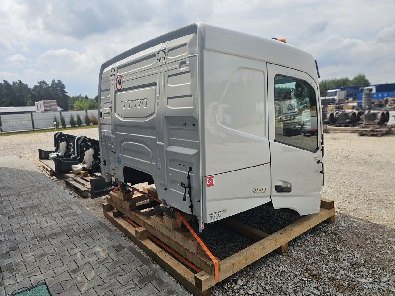 VOLVO FM5 LOW ROOF / L2 H1 / COMPLETE CAB / 2022 - Кабіна: фото 5 VOLVO FM5 LOW ROOF / L2 H1 / COMPLETE CAB / 2022 - Кабіна: фото 5