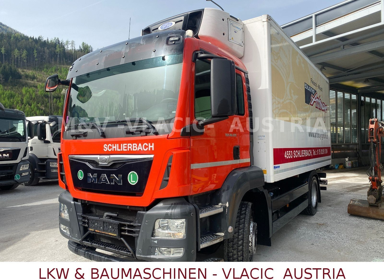 MAN 18.320 Kühlkoffer mit Fleischgehänge - Рефрижератор вантажівка: фото 1 MAN 18.320 Kühlkoffer mit Fleischgehänge - Рефрижератор вантажівка: фото 1