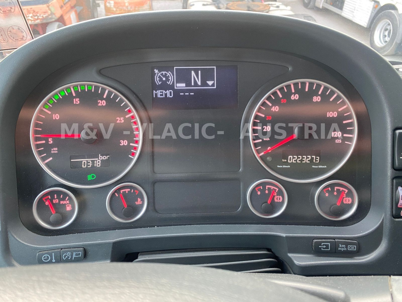 MAN 33.440 6x6 KRAN PM27 und Frontseilwinde 60lm - Бортова вантажівка/ Платформа, Вантажівка з маніпулятором: фото 5 MAN 33.440 6x6 KRAN PM27 und Frontseilwinde 60lm - Бортова вантажівка/ Платформа, Вантажівка з маніпулятором: фото 5