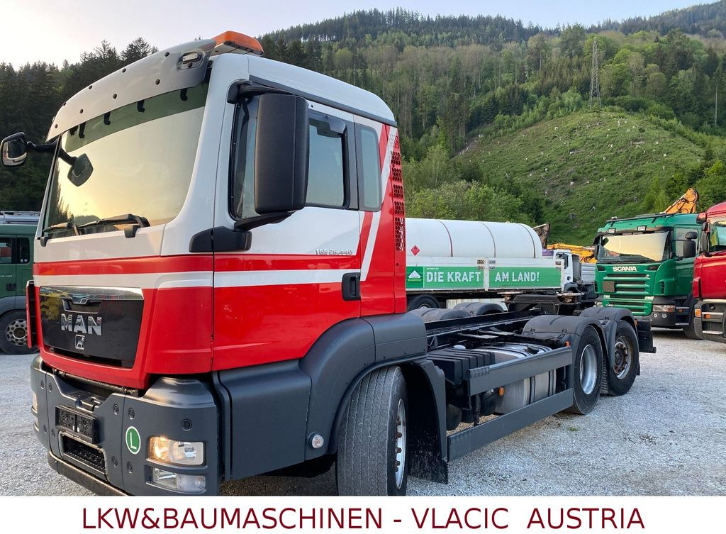 MAN TGS 26.440 6x2 mit Lift und Lenkachse MAN TGS 26.440 6x2 mit Lift und Lenkachse - Вантажівка шасі: фото 1 MAN TGS 26.440 6x2 mit Lift und Lenkachse MAN TGS 26.440 6x2 mit Lift und Lenkachse - Вантажівка шасі: фото 1