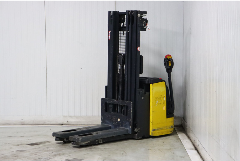 Komatsu CNI 14 - Штабелер: фото 4 Komatsu CNI 14 - Штабелер: фото 4