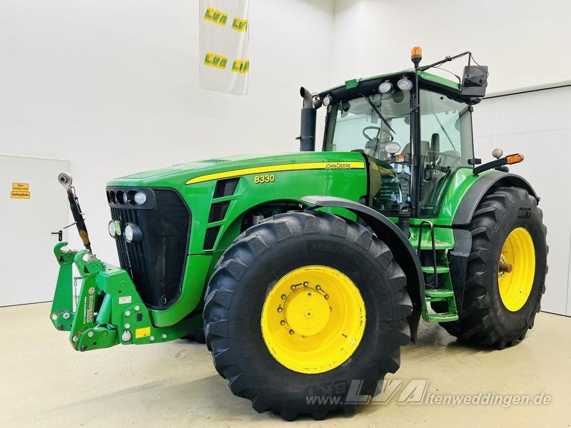 John Deere 8330 - Трактор: фото 1 John Deere 8330 - Трактор: фото 1
