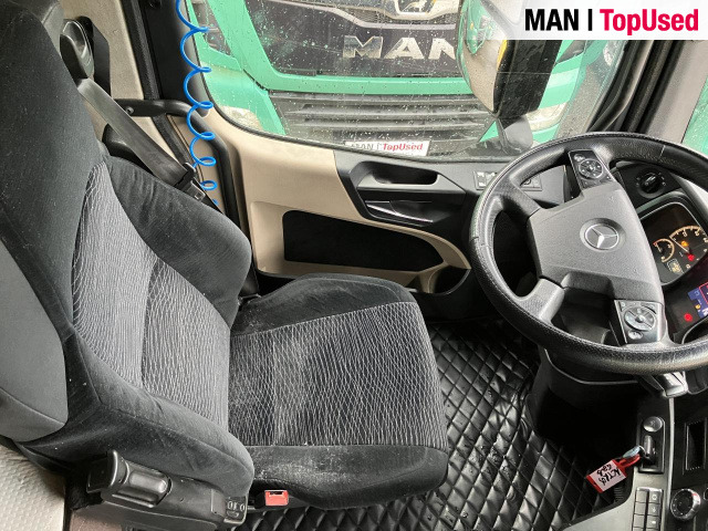Interior photo 1: Тягач MERCEDES-BENZ ACTROS 1845  Lowdeck   LSnRL