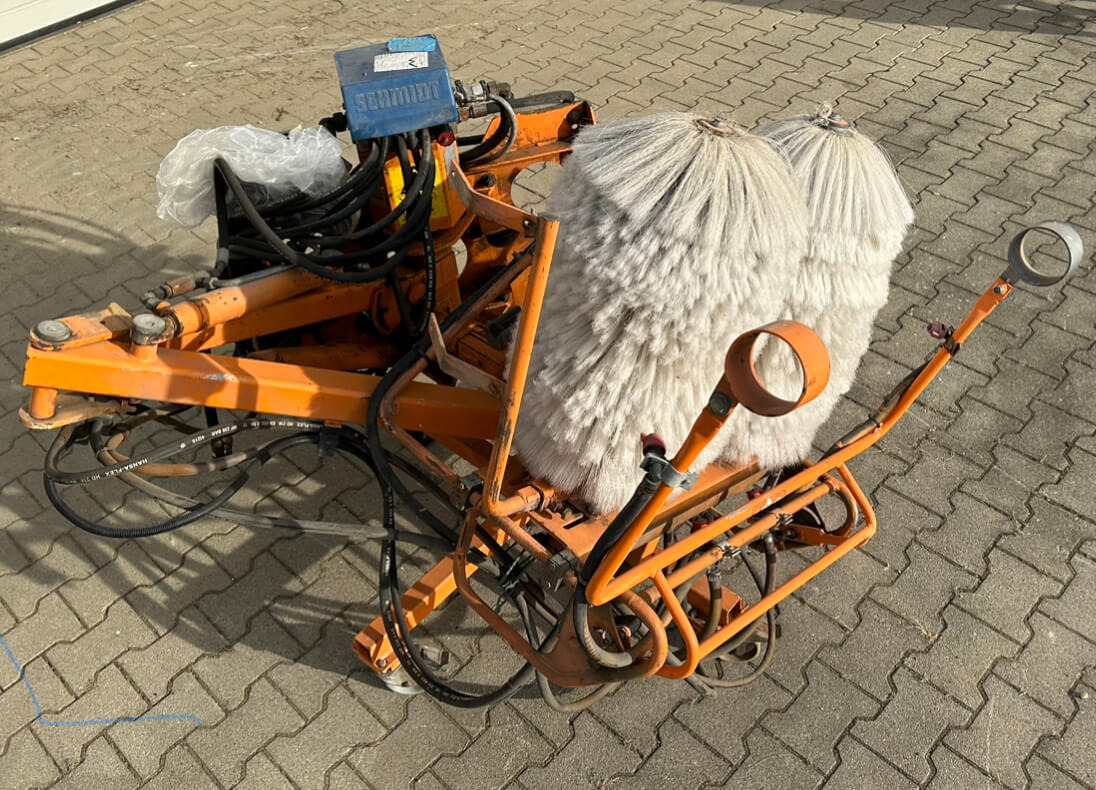 Unimog Leitpfostenwaschgerät Schmidt RPS-H - Щітка дорожня: фото 2 Unimog Leitpfostenwaschgerät Schmidt RPS-H - Щітка дорожня: фото 2