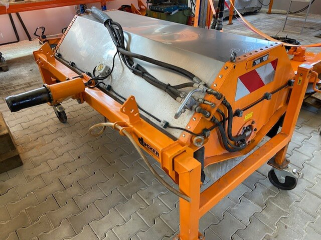Unimog Tunnelwaschbürste Dücker TWA18/1 - Щітка дорожня: фото 1 Unimog Tunnelwaschbürste Dücker TWA18/1 - Щітка дорожня: фото 1