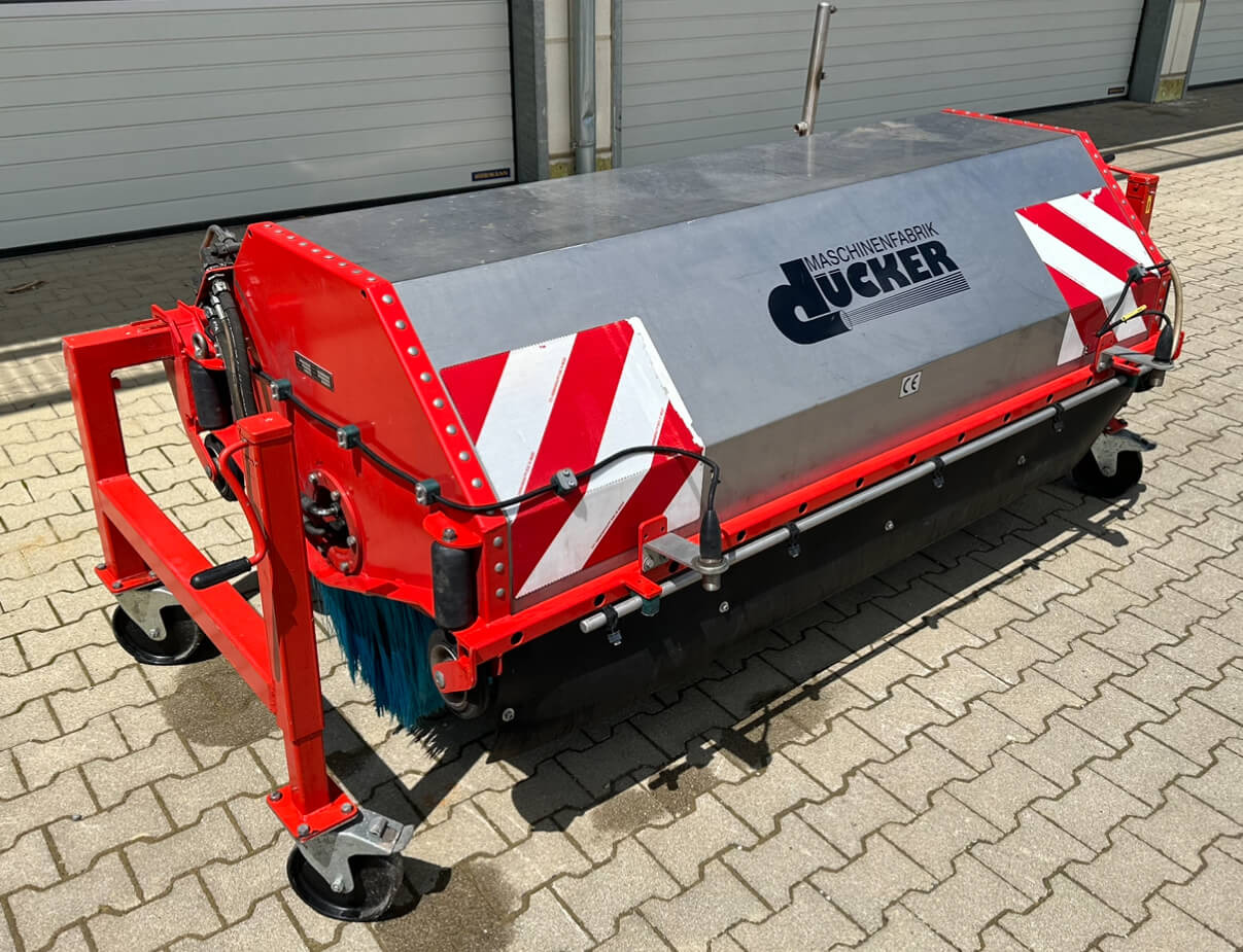 Unimog Tunnelwaschbürste Dücker TWA21 - Щітка дорожня: фото 1 Unimog Tunnelwaschbürste Dücker TWA21 - Щітка дорожня: фото 1