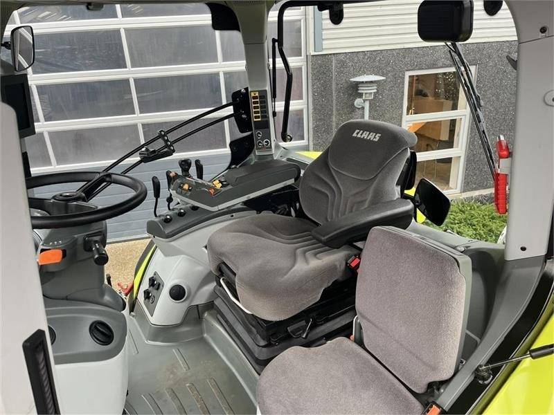 Claas Axion 830 med frontlift og front PTO - Трактор: фото 3 Claas Axion 830 med frontlift og front PTO - Трактор: фото 3
