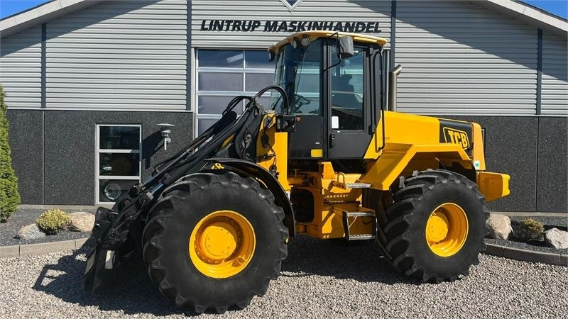 JCB 426 med traktor dækmontering og hurtigskifte samt - Колісний навантажувач: фото 1 JCB 426 med traktor dækmontering og hurtigskifte samt - Колісний навантажувач: фото 1