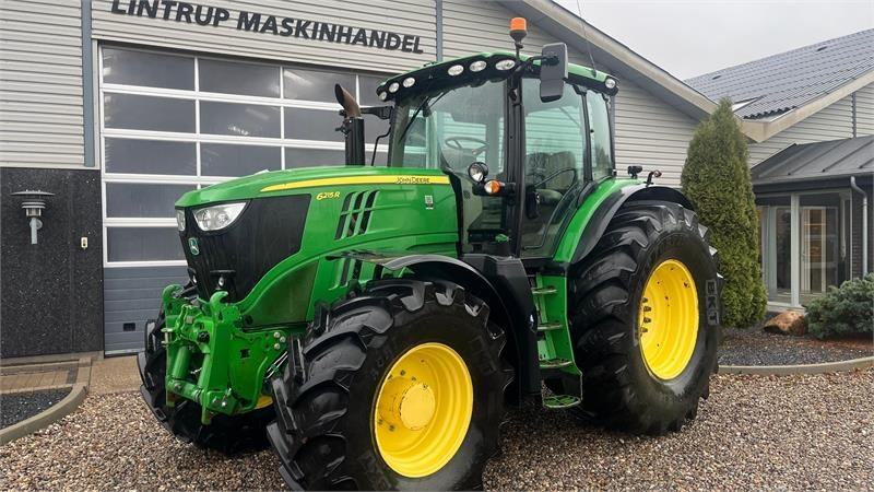John Deere 6215R Med frontlift - Трактор: фото 2 John Deere 6215R Med frontlift - Трактор: фото 2