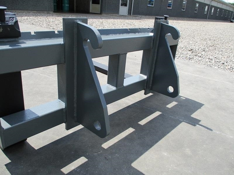 Limas Pallegfler 2500kg Med Giant beslag - Вила в категорії Компактні фронтальні навантажувачі: фото 3 Limas Pallegfler 2500kg Med Giant beslag - Вила в категорії Компактні фронтальні навантажувачі: фото 3