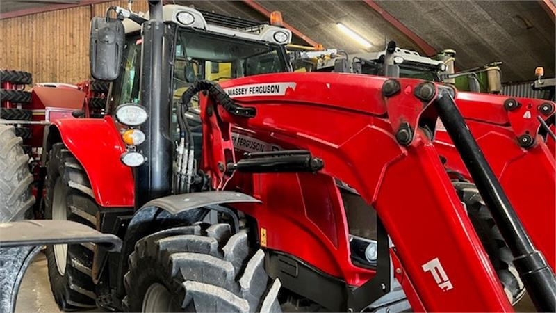 Massey Ferguson 6715 S Med front læsser. Læsser er meget lidt brug - Трактор: фото 3 Massey Ferguson 6715 S Med front læsser. Læsser er meget lidt brug - Трактор: фото 3