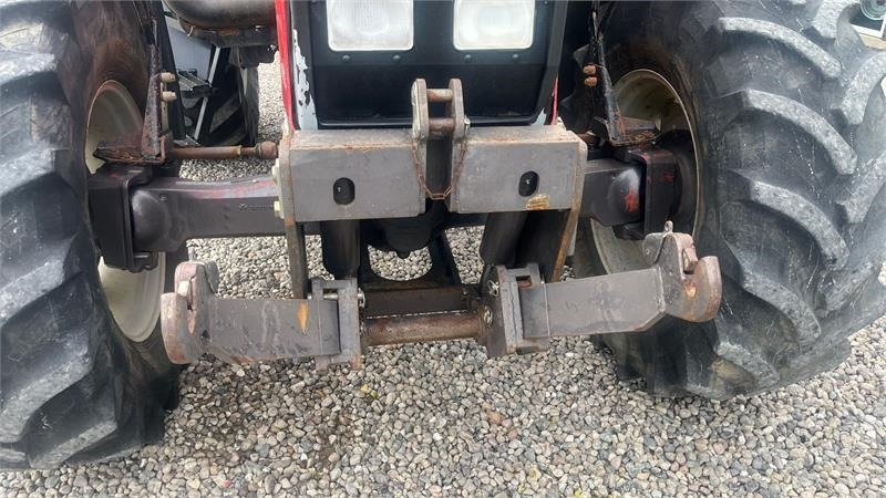 Massey Ferguson 8120 DYNA 4 Med frontlift - Трактор: фото 4 Massey Ferguson 8120 DYNA 4 Med frontlift - Трактор: фото 4