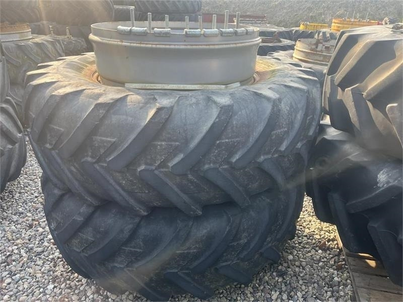 Michelin 20.8R38 Sølv med ring og 8 MD+ låse - Шина в категорії Сільськогосподарська техніка: фото 1 Michelin 20.8R38 Sølv med ring og 8 MD+ låse - Шина в категорії Сільськогосподарська техніка: фото 1