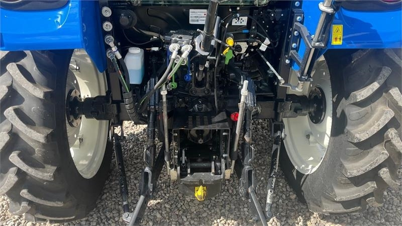 New Holland T4.75 S Med frontlift - Трактор: фото 3 New Holland T4.75 S Med frontlift - Трактор: фото 3