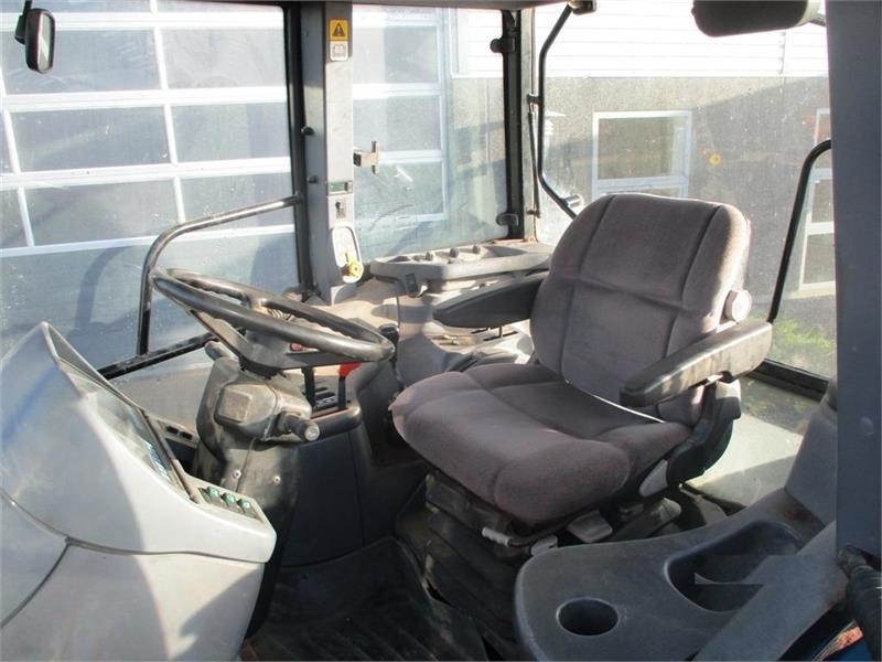 New Holland TS115 SLE - Трактор: фото 2 New Holland TS115 SLE - Трактор: фото 2