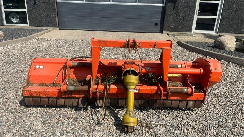 Ortolan TSB 250 Med hydraulisk sideforskydning - Косарка: фото 3 Ortolan TSB 250 Med hydraulisk sideforskydning - Косарка: фото 3