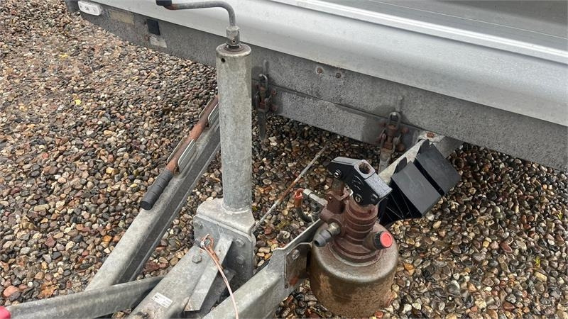 Selandia Maskintrailer med vip og rampe med hydrau - Бортовий причіп/ Платформа: фото 4 Selandia Maskintrailer med vip og rampe med hydrau - Бортовий причіп/ Платформа: фото 4