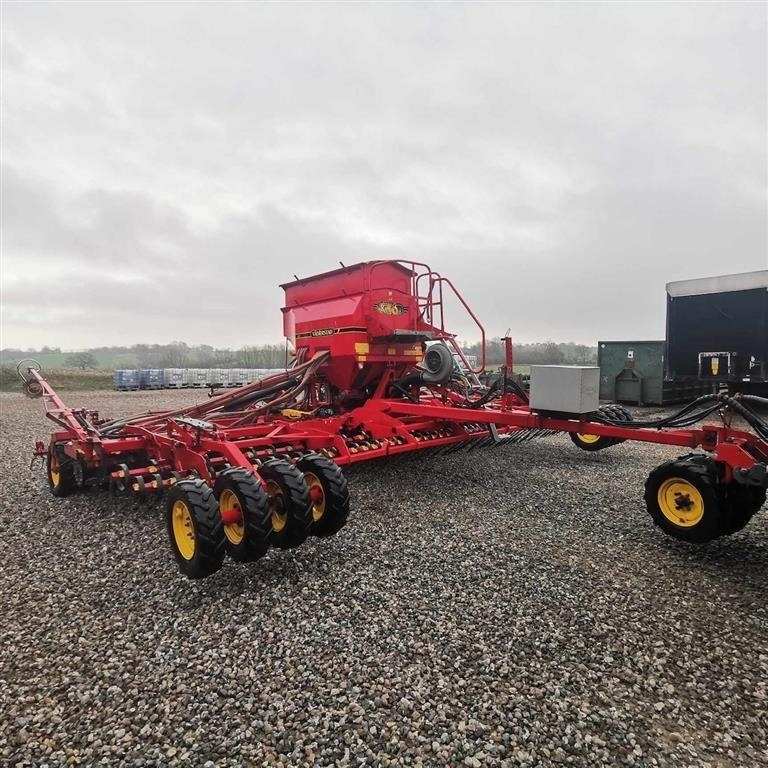 Vaderstad Rapid A800 S med fylde snegl, stor såsæt til små p - Сівалка: фото 4 Vaderstad Rapid A800 S med fylde snegl, stor såsæt til små p - Сівалка: фото 4
