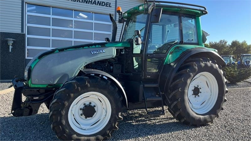 Valtra T130 med 3.5ton frontlift - Трактор: фото 2 Valtra T130 med 3.5ton frontlift - Трактор: фото 2