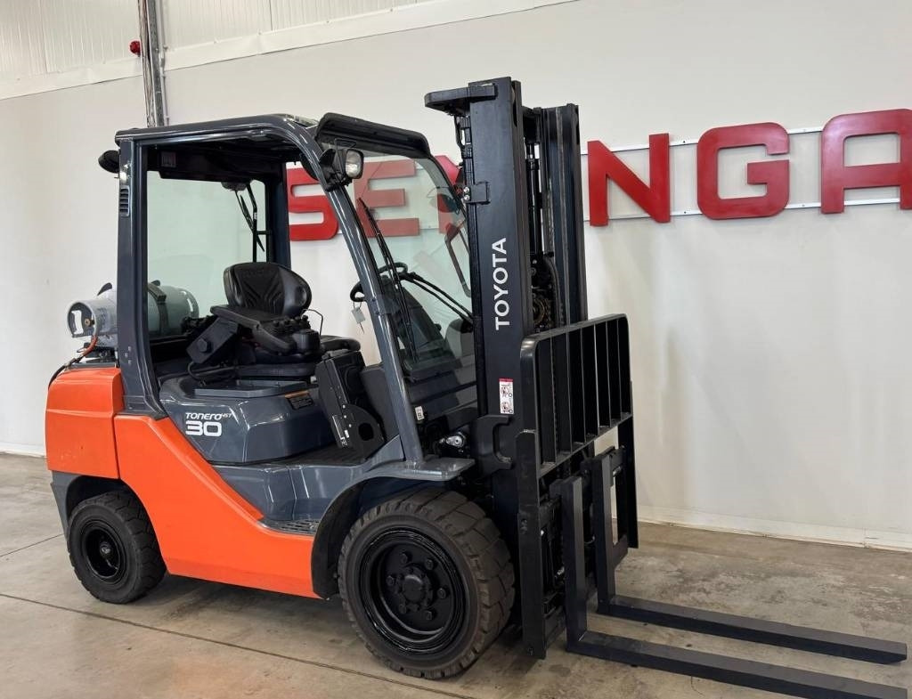 Toyota 10949 06-8FG30F - Газовий навантажувач: фото 1 Toyota 10949 06-8FG30F - Газовий навантажувач: фото 1