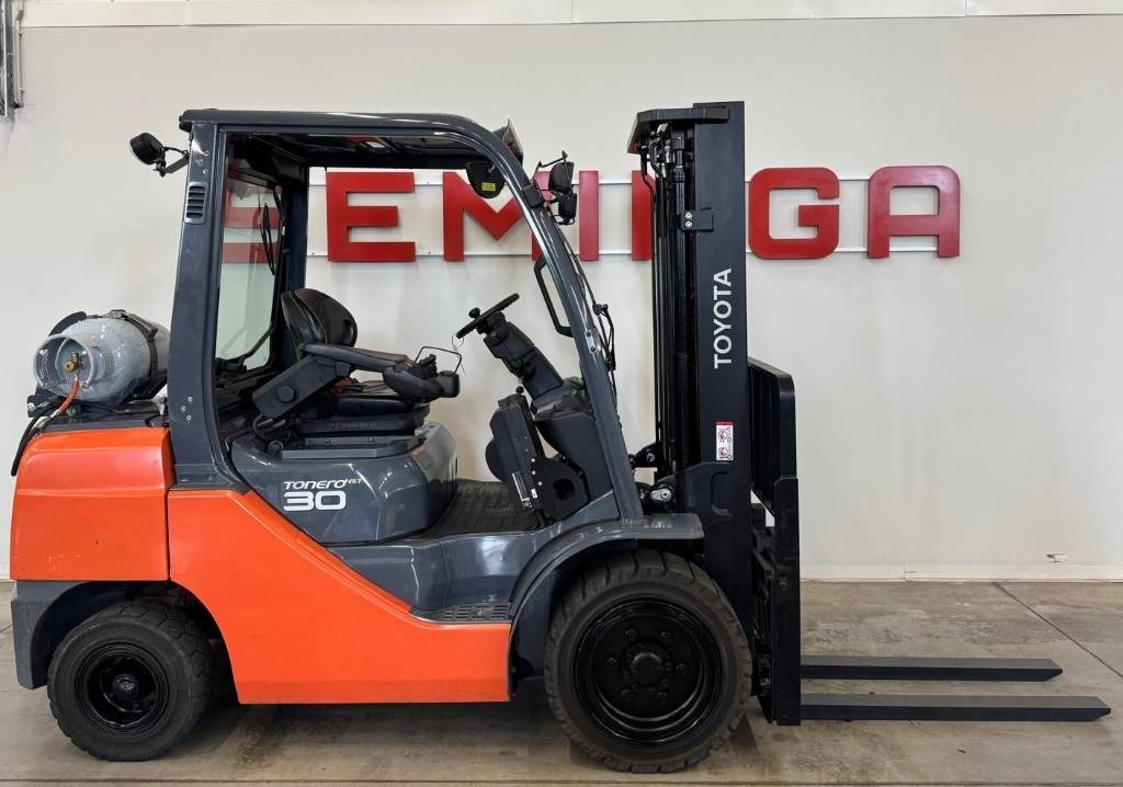 Toyota 10949 06-8FG30F - Газовий навантажувач: фото 2 Toyota 10949 06-8FG30F - Газовий навантажувач: фото 2