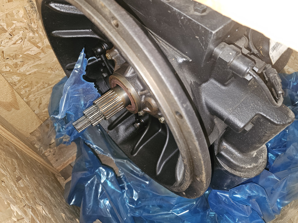 Case 84327511 - 84327511R - Коробка передач в категорії Будівельна техніка: фото 3 Case 84327511 - 84327511R - Коробка передач в категорії Будівельна техніка: фото 3