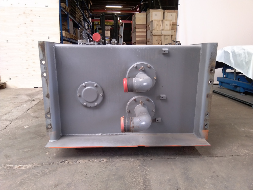 Hitachi 5011416 - Гідравлічний бак в категорії Будівельна техніка: фото 3 Hitachi 5011416 - Гідравлічний бак в категорії Будівельна техніка: фото 3