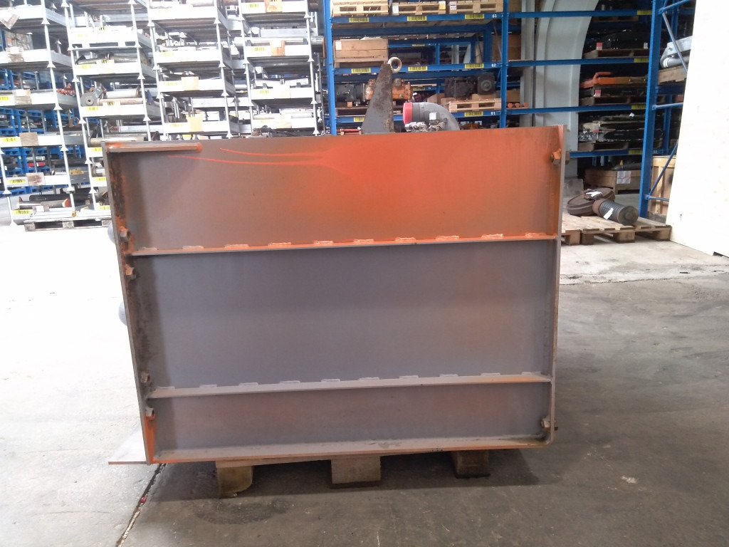 Hitachi 5011416 - Гідравлічний бак в категорії Будівельна техніка: фото 4 Hitachi 5011416 - Гідравлічний бак в категорії Будівельна техніка: фото 4