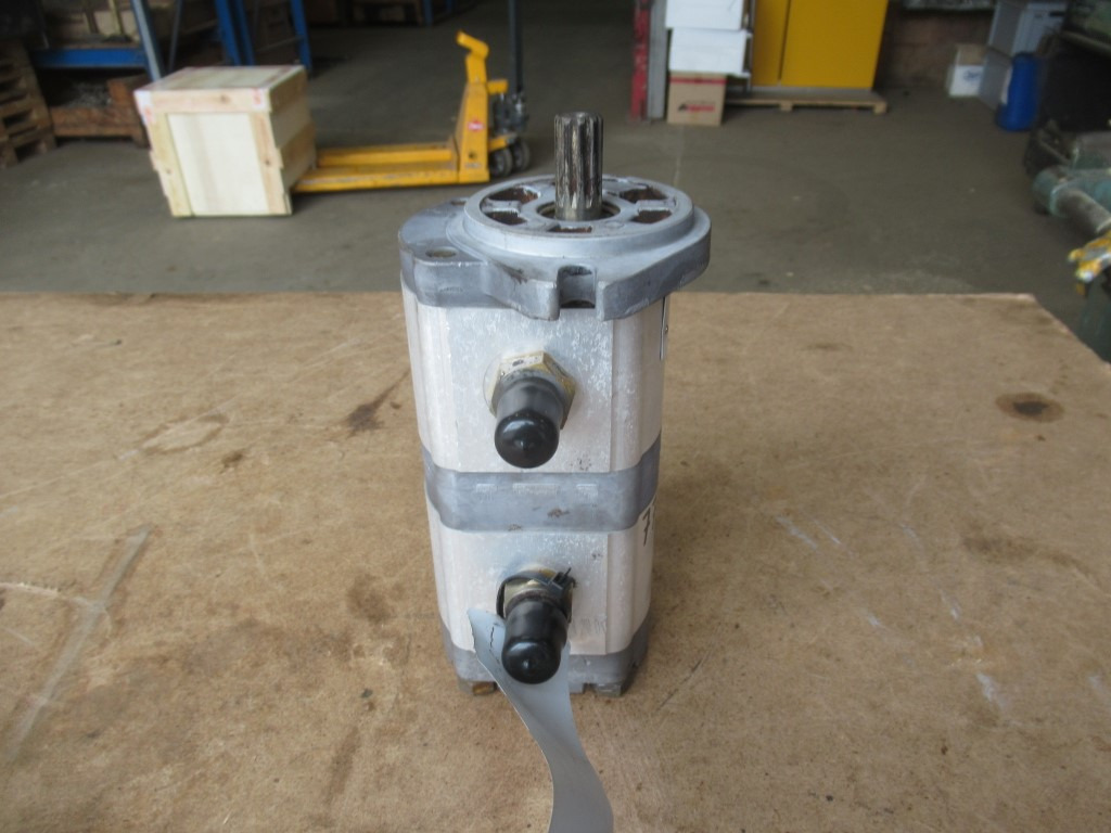 Hitachi 9218031 - - Насос гідропідсилювача в категорії Будівельна техніка: фото 4 Hitachi 9218031 - - Насос гідропідсилювача в категорії Будівельна техніка: фото 4