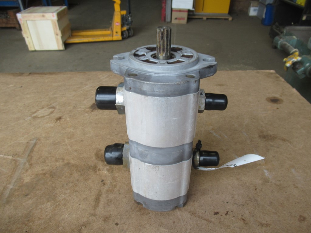 Hitachi 9218031 - - Насос гідропідсилювача в категорії Будівельна техніка: фото 3 Hitachi 9218031 - - Насос гідропідсилювача в категорії Будівельна техніка: фото 3