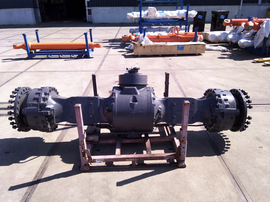 Hyundai 81LQ-20600 - Задня вісь в категорії Будівельна техніка: фото 1 Hyundai 81LQ-20600 - Задня вісь в категорії Будівельна техніка: фото 1