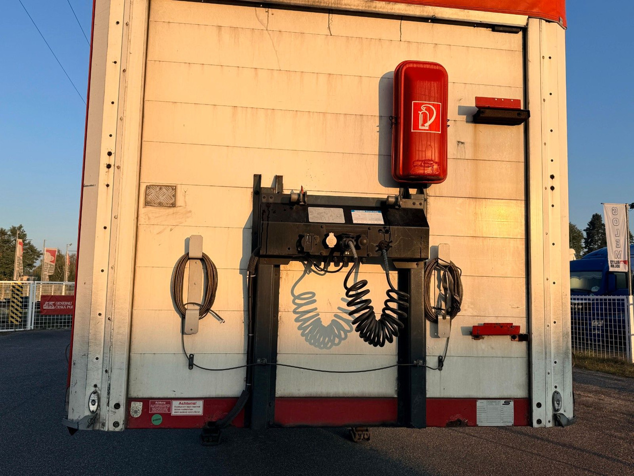 Schwarzmüller S 1 / J - Тентований напівпричіп: фото 2 Schwarzmüller S 1 / J - Тентований напівпричіп: фото 2