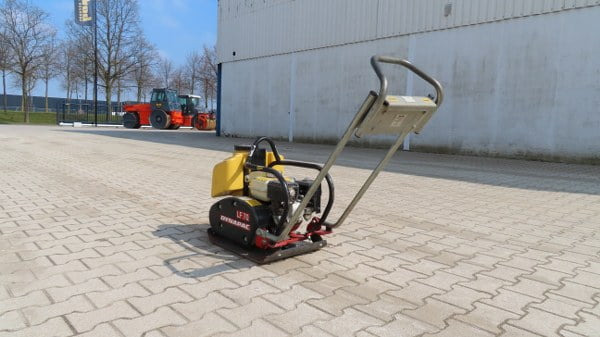 Dynapac LF 70 - Віброплита: фото 4 Dynapac LF 70 - Віброплита: фото 4