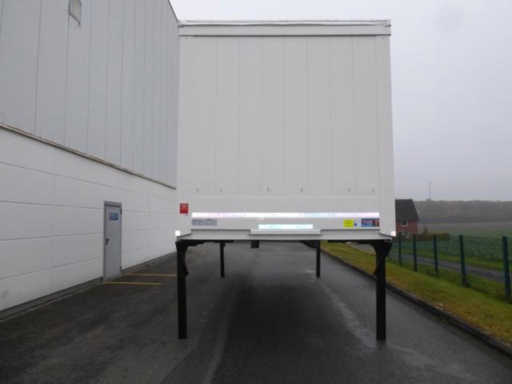 Krone Heck mit Portaltüren - Тентований кузов: фото 3 Krone Heck mit Portaltüren - Тентований кузов: фото 3