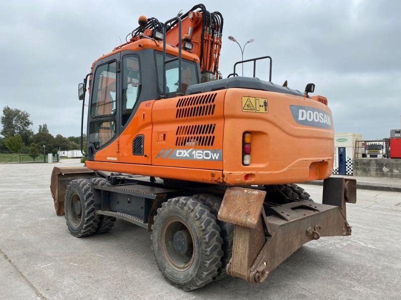Doosan DX160 - Колісний екскаватор: фото 3 Doosan DX160 - Колісний екскаватор: фото 3