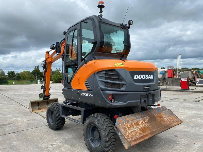 Doosan DX57W - Колісний екскаватор: фото 2 Doosan DX57W - Колісний екскаватор: фото 2