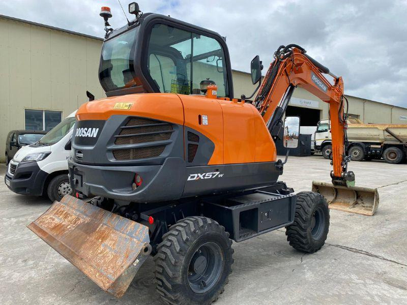 Doosan DX57W - Колісний екскаватор: фото 3 Doosan DX57W - Колісний екскаватор: фото 3