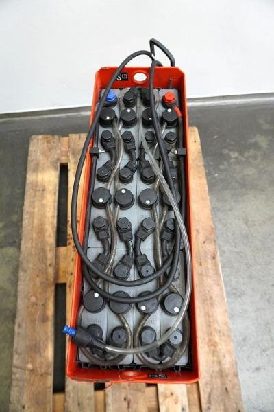 GRUMA 24 Volt 2 PzS 250 Ah - Аккумулятор в категорії Вантажно-розвантажувальна техніка: фото 3 GRUMA 24 Volt 2 PzS 250 Ah - Аккумулятор в категорії Вантажно-розвантажувальна техніка: фото 3