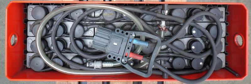 HAWKER 24 Volt 2 PzS 230 Ah - Аккумулятор: фото 3 HAWKER 24 Volt 2 PzS 230 Ah - Аккумулятор: фото 3