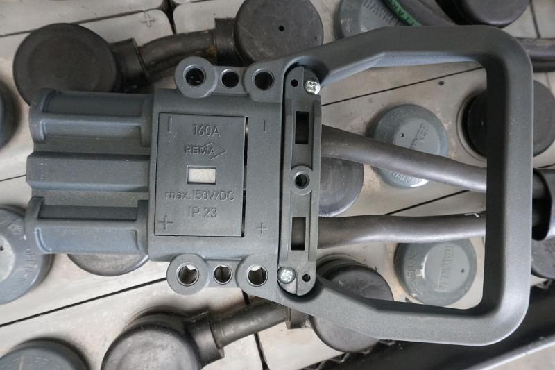 HAWKER 24 Volt 3 PzV 330 Ah - Аккумулятор: фото 4 HAWKER 24 Volt 3 PzV 330 Ah - Аккумулятор: фото 4