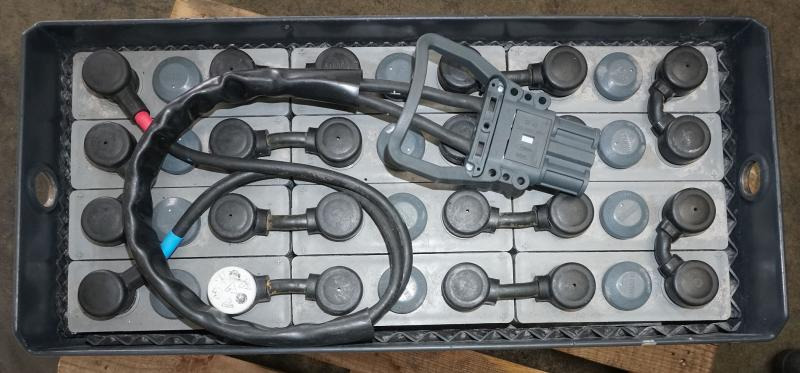 HAWKER 24 Volt 3 PzV 330 Ah - Аккумулятор: фото 3 HAWKER 24 Volt 3 PzV 330 Ah - Аккумулятор: фото 3