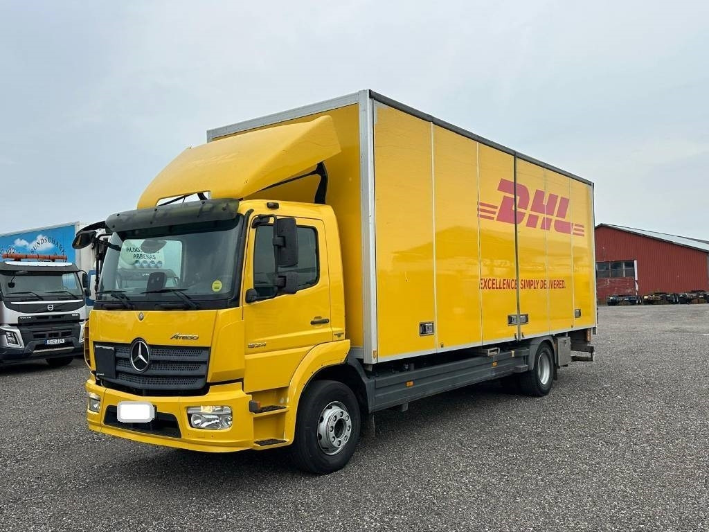 Mercedes-Benz Atego 1524 serie nr 7995 - Вантажівка з закритим кузовом: фото 1 Mercedes-Benz Atego 1524 serie nr 7995 - Вантажівка з закритим кузовом: фото 1