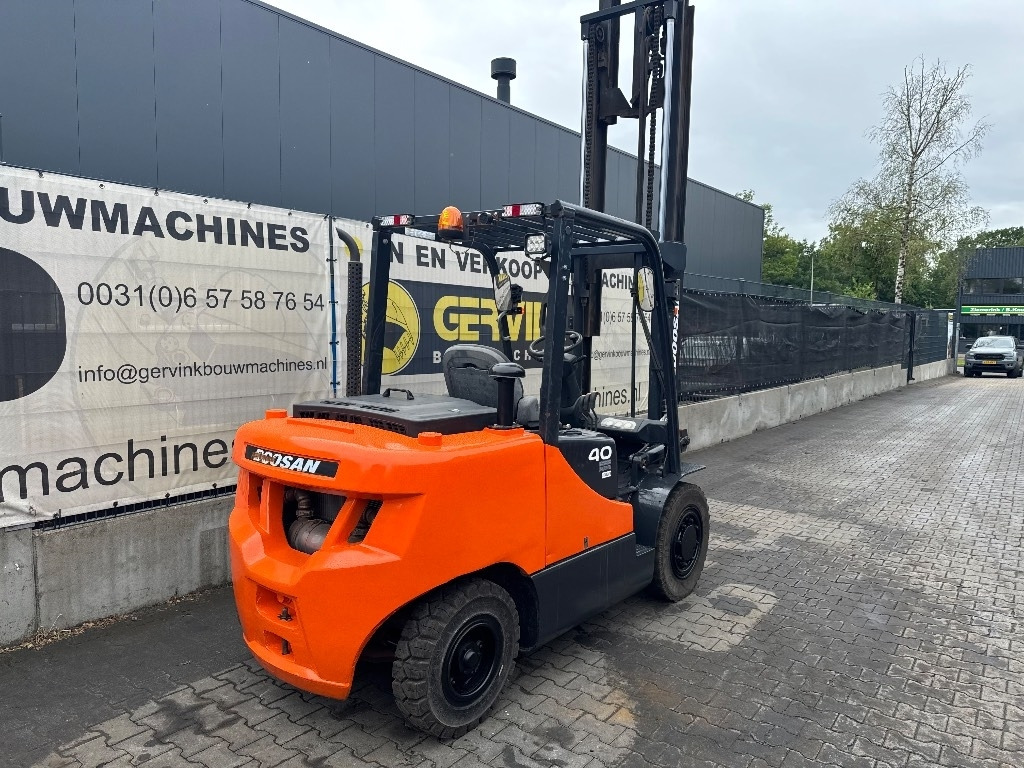 Дизельний навантажувач Doosan D 40 SC-7: фото 12