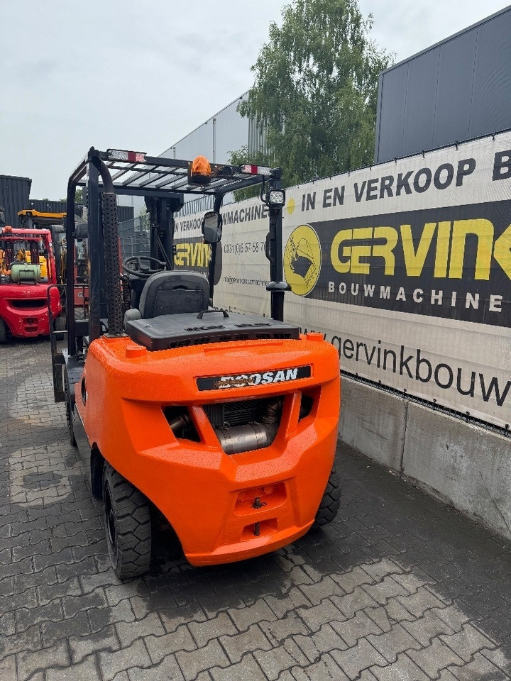 Дизельний навантажувач Doosan D 40 SC-7: фото 10