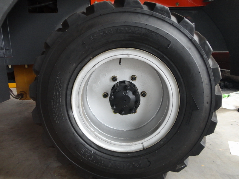 QINGDAO PROMISING China Wheel Loader Tire 12-16.5-12PR - Шина в категорії Колісні навантажувачі: фото 2 QINGDAO PROMISING China Wheel Loader Tire 12-16.5-12PR - Шина в категорії Колісні навантажувачі: фото 2